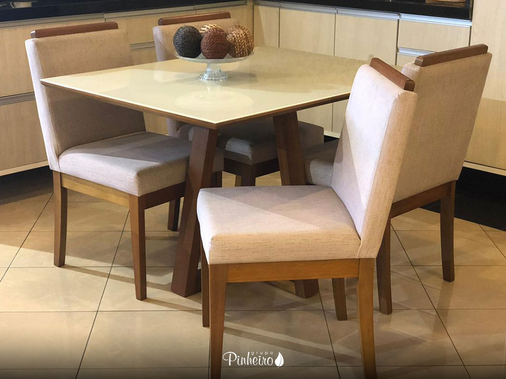 Mesa Bella com base em cruz com 4 Cadeiras Super Reforçada